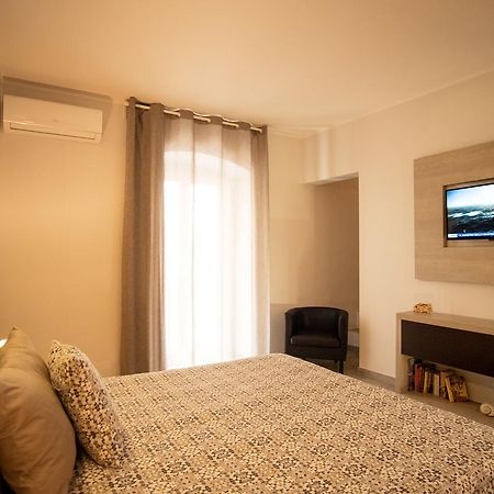 Guest House Centrale Барлетта Екстер'єр фото